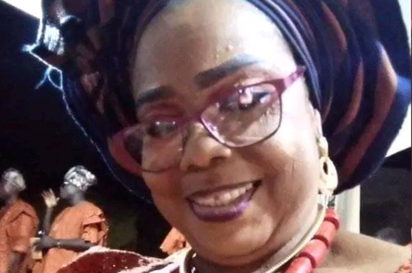 Niyi Bilikisu Adegbuyi Asiwaju Obirin, Egbe Gbobaniyi Asiwaju